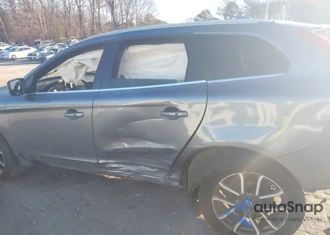 2017 Volvo Xc60 T6 Dynamic z USA, uszkodzony, nr VIN YV449MRR1H2192543